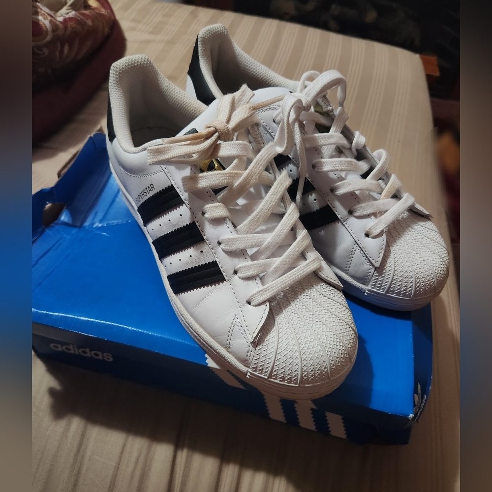 Adidas - Picture 3 of 7